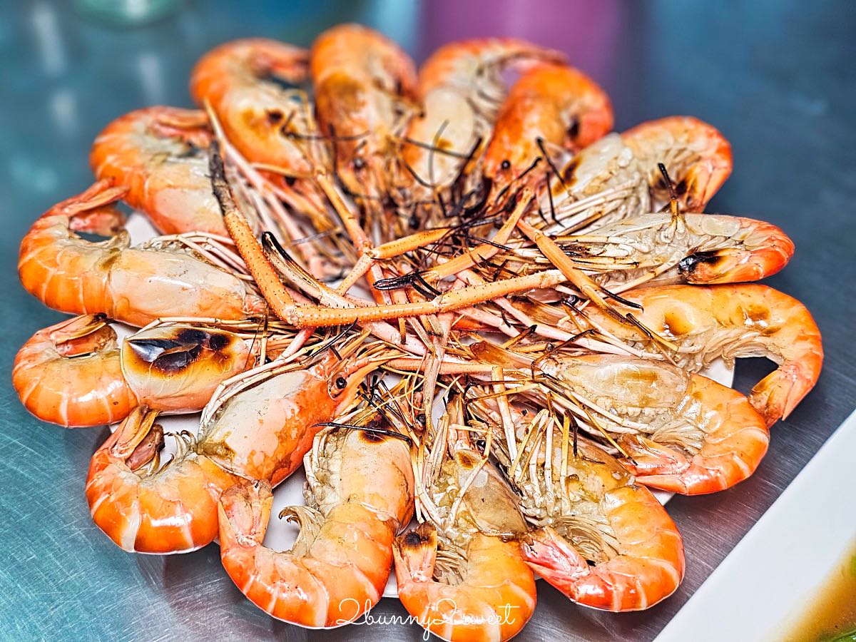 【蝦姐妹餐廳 Kung Phuean Praew】泰國大城美食推薦！現烤大頭河蝦鮮甜爆膏，平價海鮮餐廳必吃 @兔兒毛毛姊妹花