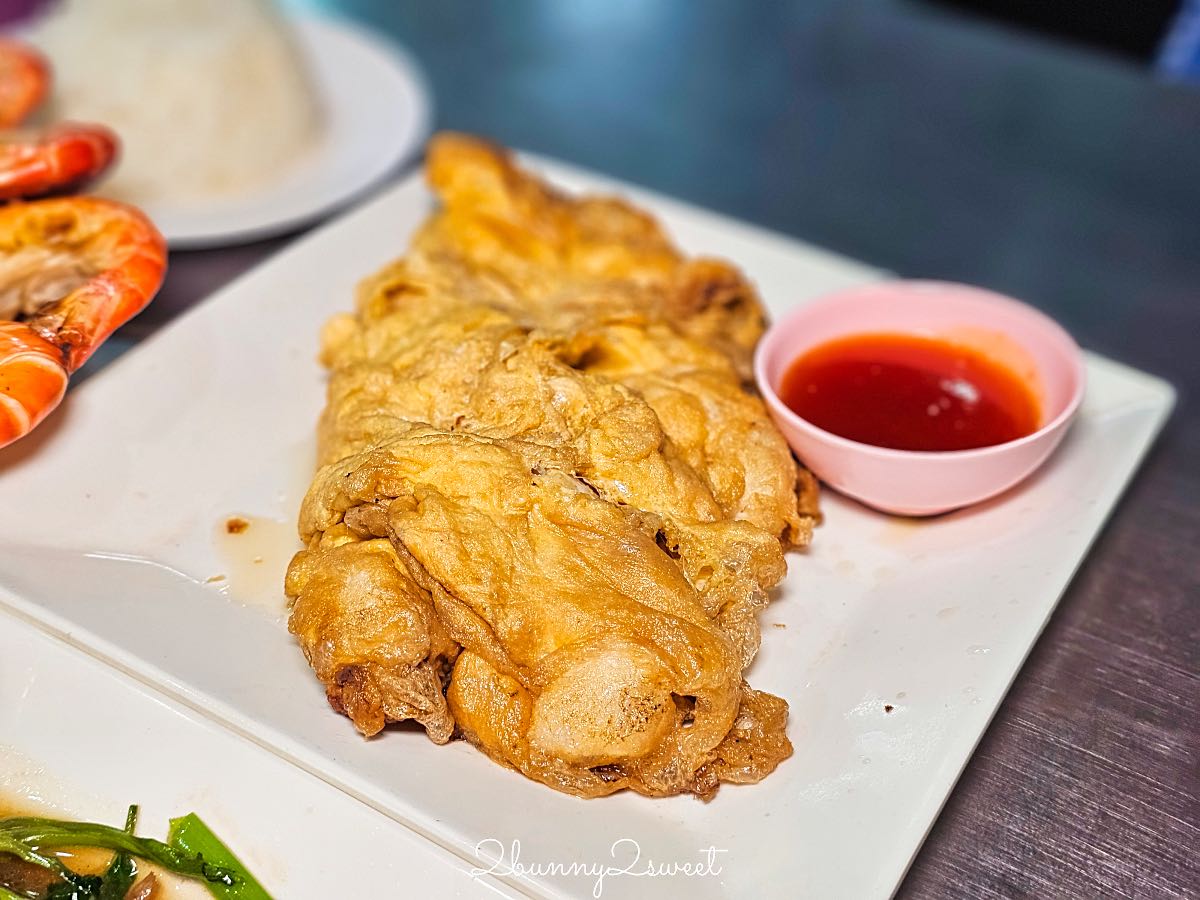 【蝦姐妹餐廳 Kung Phuean Praew】泰國大城美食推薦！現烤大頭河蝦鮮甜爆膏，平價海鮮餐廳必吃 @兔兒毛毛姊妹花