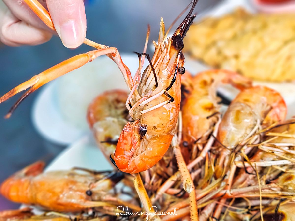【蝦姐妹餐廳 Kung Phuean Praew】泰國大城美食推薦！現烤大頭河蝦鮮甜爆膏，平價海鮮餐廳必吃 @兔兒毛毛姊妹花