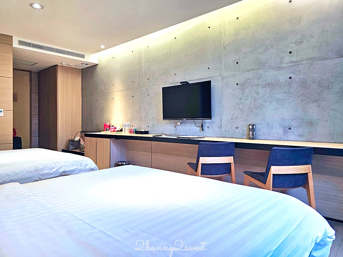 【HOTEL R14 巨蛋旅店】高雄巨蛋住宿推薦!捷運站步行1分鐘、兩大床家庭房、蔬食自助早餐開箱 @兔兒毛毛姊妹花 【HOTEL R14 巨蛋旅店】高雄巨蛋住宿推薦!捷運站步行1分鐘、兩大床家庭房、蔬食自助早餐開箱 @兔兒毛毛姊妹花
