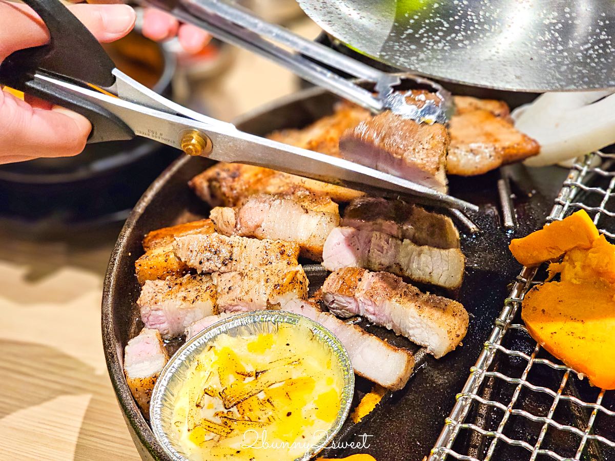 【SSAM 韓式燒肉專門店 遠東大巨蛋店】台北大巨蛋美食推薦,專人代烤韓式豬肉拼盤必吃枕頭肉 @兔兒毛毛姊妹花 【SSAM 韓式燒肉專門店 遠東大巨蛋店】台北大巨蛋美食推薦,專人代烤韓式豬肉拼盤必吃枕頭肉 @兔兒毛毛姊妹花