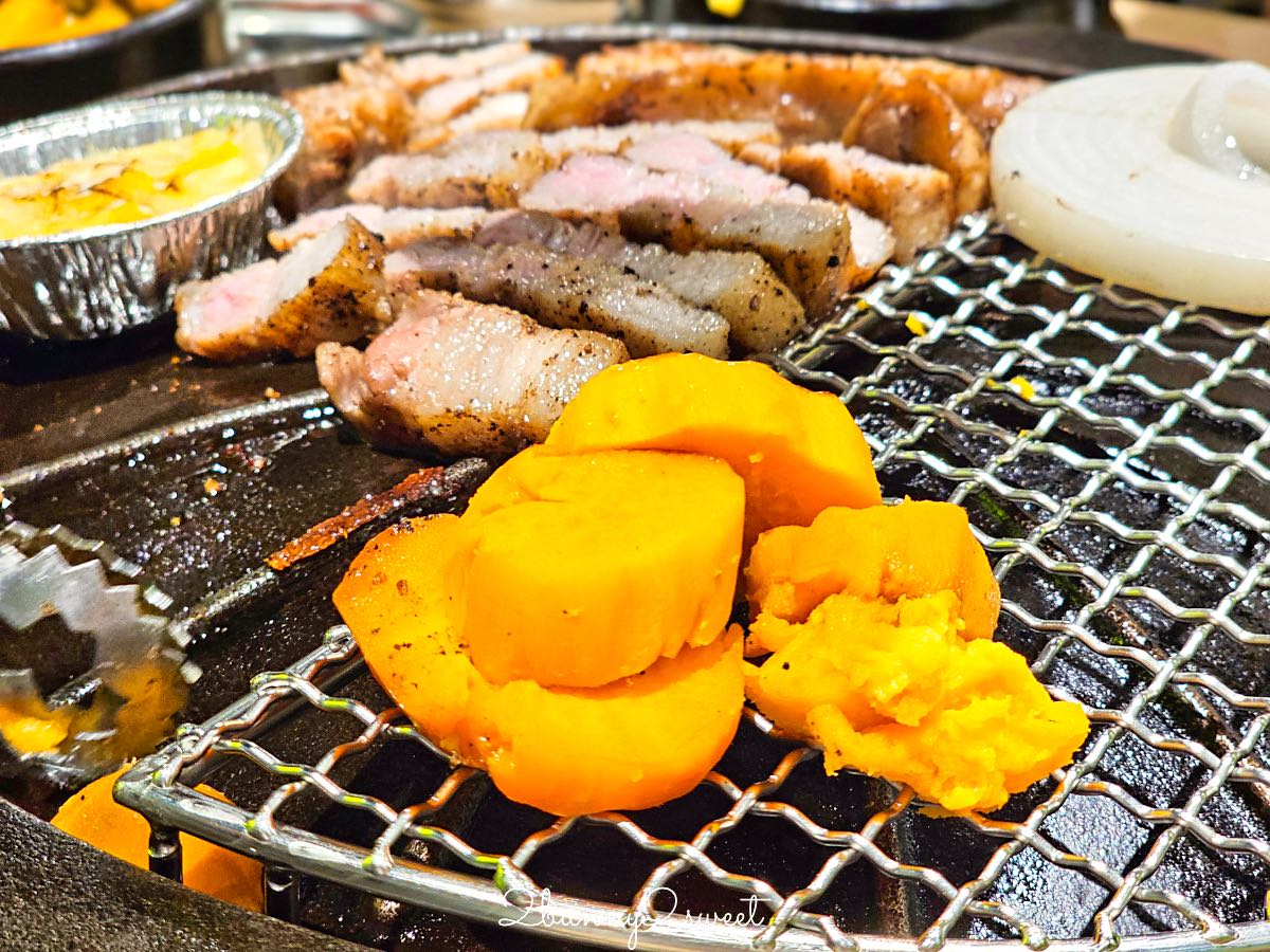 【SSAM 韓式燒肉專門店 遠東大巨蛋店】台北大巨蛋美食推薦,專人代烤韓式豬肉拼盤必吃枕頭肉 @兔兒毛毛姊妹花 【SSAM 韓式燒肉專門店 遠東大巨蛋店】台北大巨蛋美食推薦,專人代烤韓式豬肉拼盤必吃枕頭肉 @兔兒毛毛姊妹花