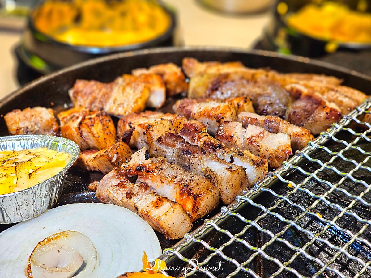 【SSAM 韓式燒肉專門店 遠東大巨蛋店】台北大巨蛋美食推薦,專人代烤韓式豬肉拼盤必吃枕頭肉 @兔兒毛毛姊妹花 【SSAM 韓式燒肉專門店 遠東大巨蛋店】台北大巨蛋美食推薦,專人代烤韓式豬肉拼盤必吃枕頭肉 @兔兒毛毛姊妹花
