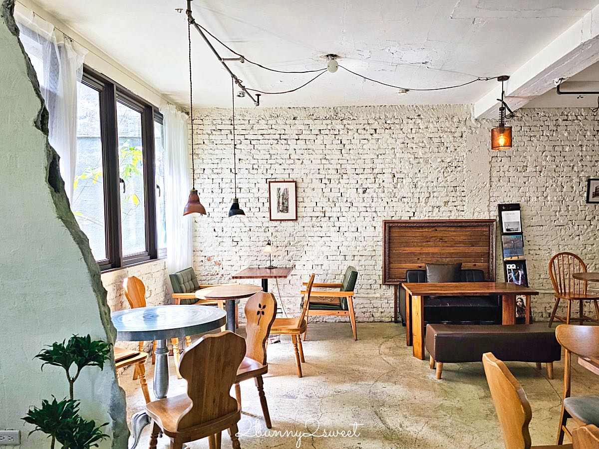 【2J Cafe】台北大安森林公園咖啡廳|大安站藤蔓老宅餐廳、正餐鹹食與復古工業風空間 @兔兒毛毛姊妹花 【2J Cafe】台北大安森林公園咖啡廳|大安站藤蔓老宅餐廳、正餐鹹食與復古工業風空間 @兔兒毛毛姊妹花