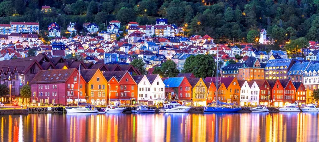 【卑爾根住宿推薦】挪威 Bergen 飯店攻略！五大住宿區域分析、精選 12 間飯店、交通與高 CP 值住宿 @兔兒毛毛姊妹花