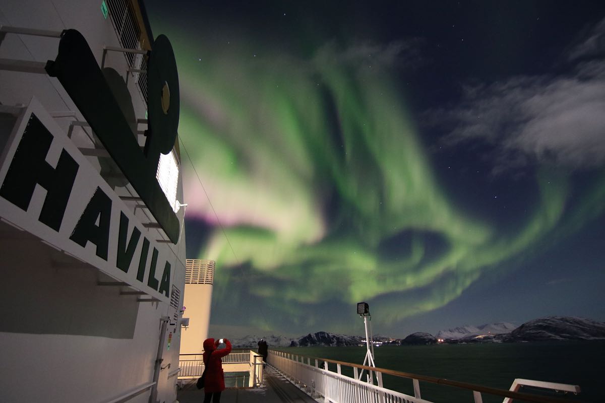 【挪威極光郵輪攻略】Havila、Hurtigruten 怎麼選？航線、費用、艙房、極光季節與訂票比較 @兔兒毛毛姊妹花