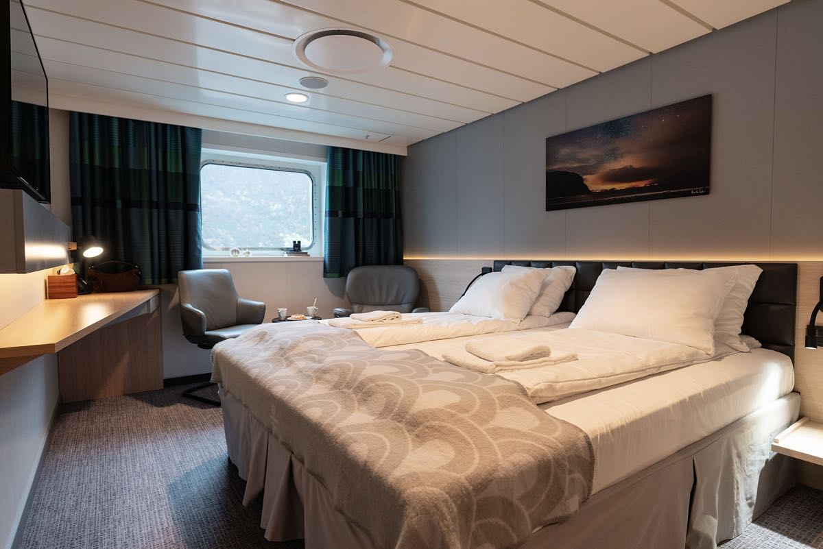 【挪威極光郵輪攻略】Havila、Hurtigruten 怎麼選?航線、費用、艙房、極光季節與訂票比較 @兔兒毛毛姊妹花 【挪威極光郵輪攻略】Havila、Hurtigruten 怎麼選?航線、費用、艙房、極光季節與訂票比較 @兔兒毛毛姊妹花