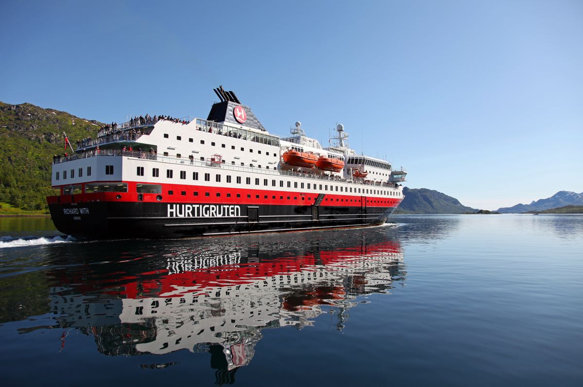 【挪威極光郵輪攻略】Havila、Hurtigruten 怎麼選?航線、費用、艙房、極光季節與訂票比較 @兔兒毛毛姊妹花 【挪威極光郵輪攻略】Havila、Hurtigruten 怎麼選?航線、費用、艙房、極光季節與訂票比較 @兔兒毛毛姊妹花
