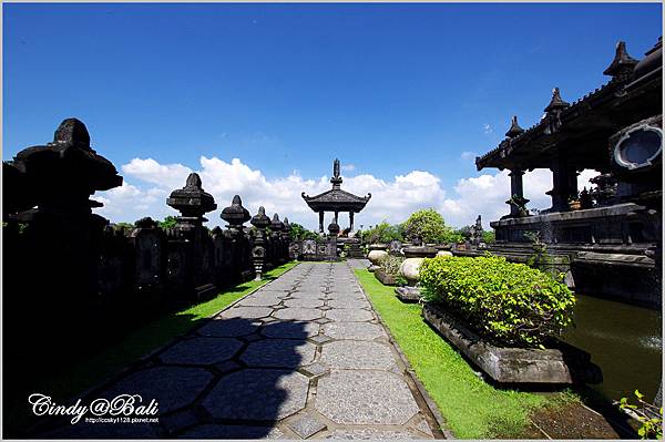 [Bali 2012] 紀錄峇里島血淚革命史的『小婆羅浮屠』 @兔兒毛毛姊妹花