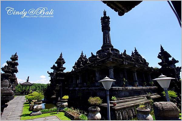 [Bali 2012] 紀錄峇里島血淚革命史的『小婆羅浮屠』 @兔兒毛毛姊妹花