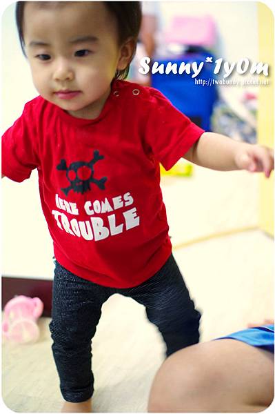 [小兔。1Y0M+] 兔斯拉的逆襲~四腳小動物進化成兩腳獸 @兔兒毛毛姊妹花