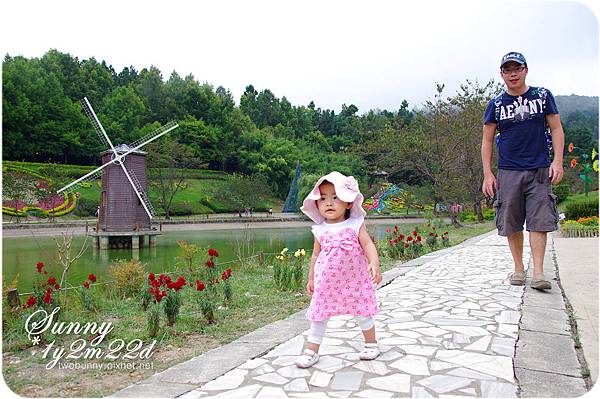 [小兔。1Y2M+] 揪伴清境避暑趣~台中小義大利美食&清境小瑞士風車節 @兔兒毛毛姊妹花