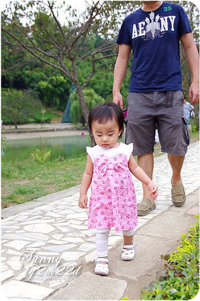 [小兔。1Y2M+] 揪伴清境避暑趣~台中小義大利美食&清境小瑞士風車節 @兔兒毛毛姊妹花