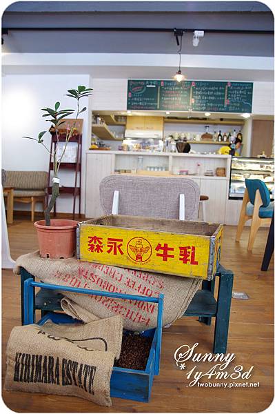 [小兔。1Y4M+] 周末的悠閒布朗趣@六丁目 Cafe @兔兒毛毛姊妹花