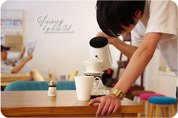 [小兔。1Y4M+] 周末的悠閒布朗趣@六丁目 Cafe @兔兒毛毛姊妹花