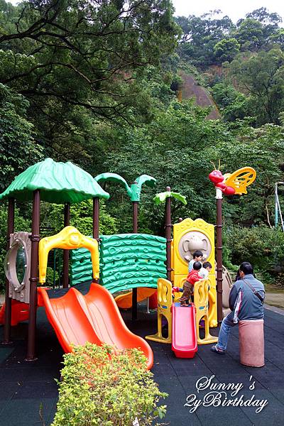[親子餐廳。台北] 兔兒的2歲生日趴@象園咖啡 (Elephant Garden) @兔兒毛毛姊妹花