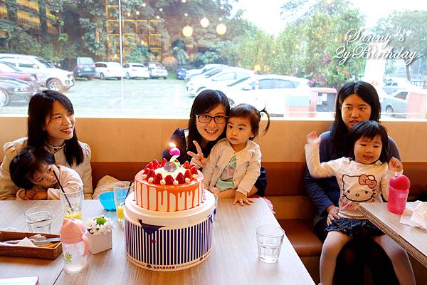 [親子餐廳。台北] 兔兒的2歲生日趴@象園咖啡 (Elephant Garden) @兔兒毛毛姊妹花