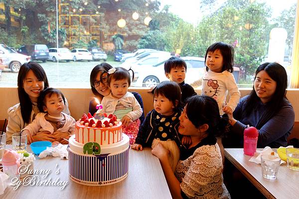 [親子餐廳。台北] 兔兒的2歲生日趴@象園咖啡 (Elephant Garden) @兔兒毛毛姊妹花