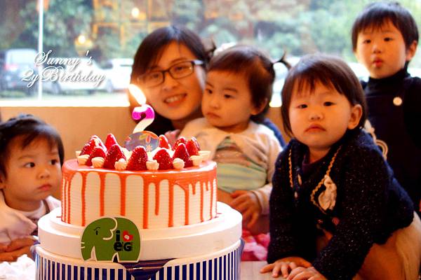 [親子餐廳。台北] 兔兒的2歲生日趴@象園咖啡 (Elephant Garden) @兔兒毛毛姊妹花