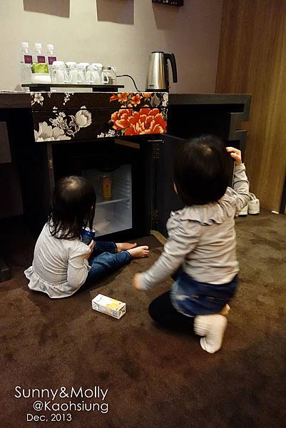 [親子遊。高雄] 追逐暖陽小旅行(上)-與好友在 Hotel D&ugrave;a 的 28 坪房共享悠閒時光 @兔兒毛毛姊妹花