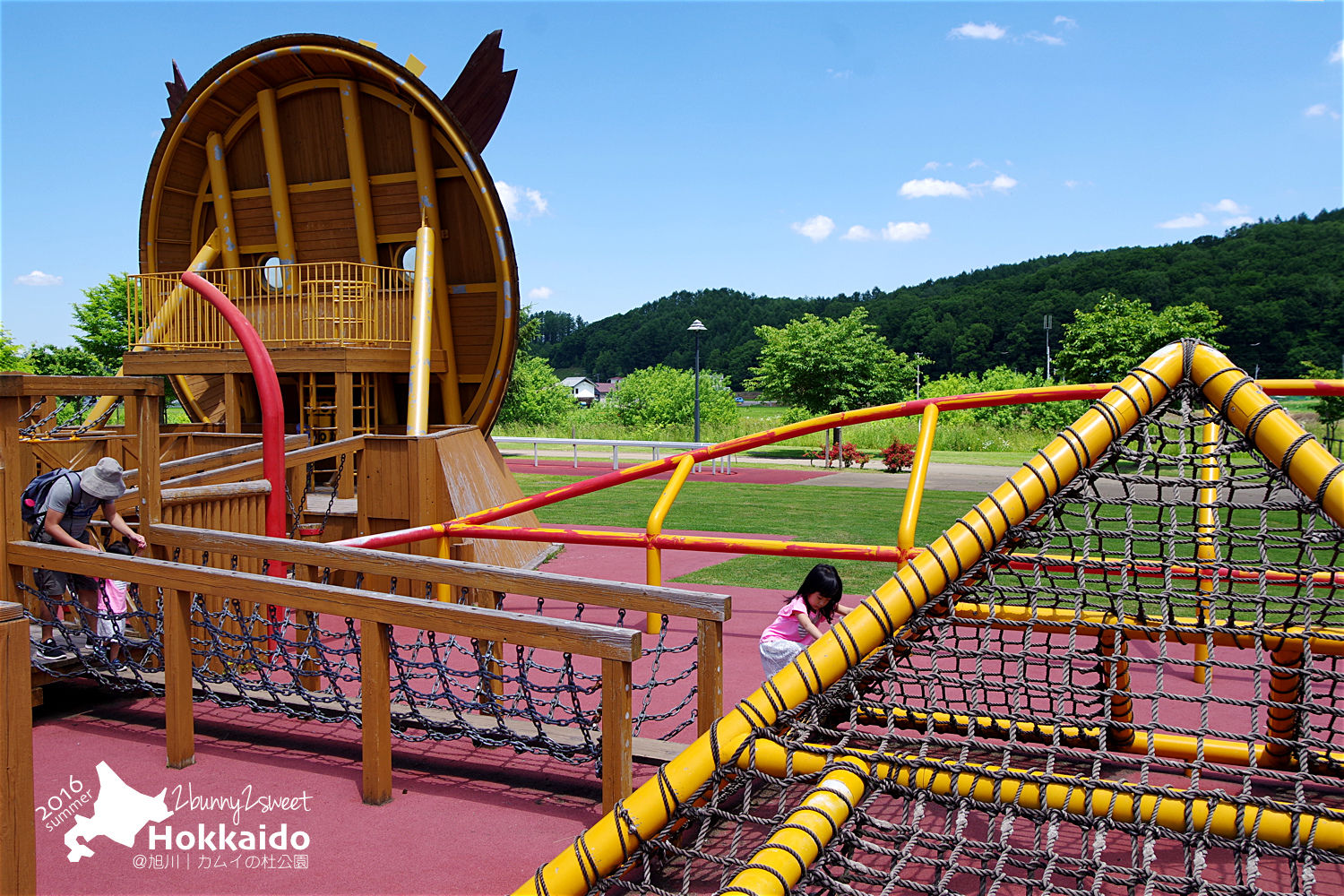 [北海道|親子|自駕] 神威の杜公園 (カムイの杜公園)~室內室外都超好玩的無料公園～旭川親子景點｜溜滑梯公園｜免費景點｜室內樂園 @兔兒毛毛姊妹花