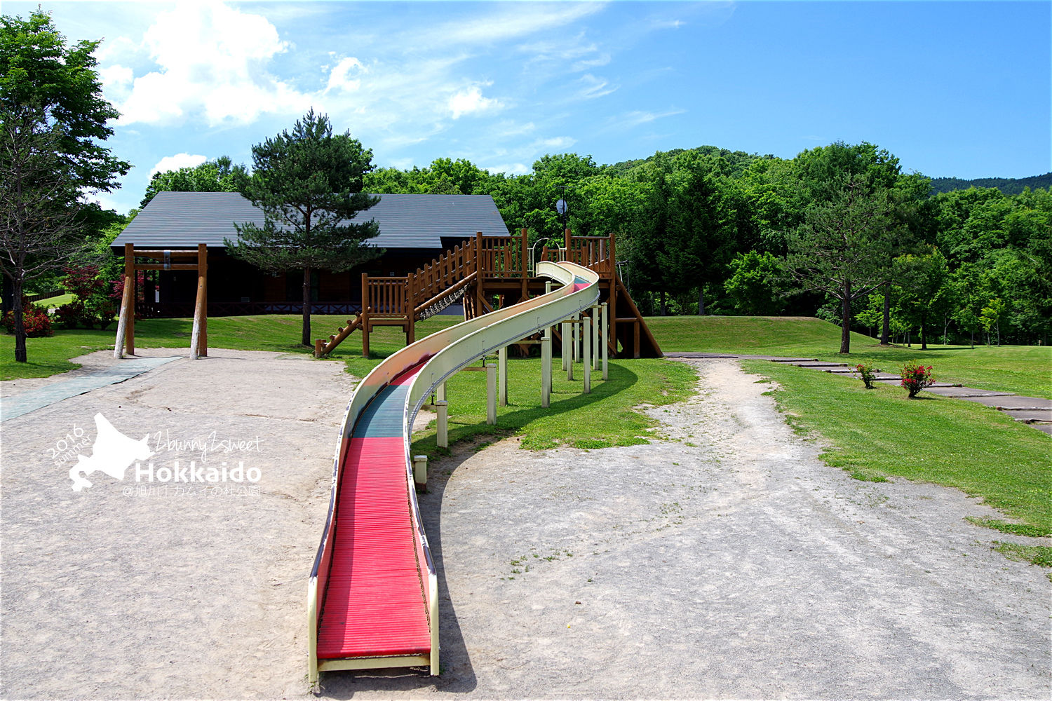 [北海道|親子|自駕] 神威の杜公園 (カムイの杜公園)~室內室外都超好玩的無料公園～旭川親子景點｜溜滑梯公園｜免費景點｜室內樂園 @兔兒毛毛姊妹花