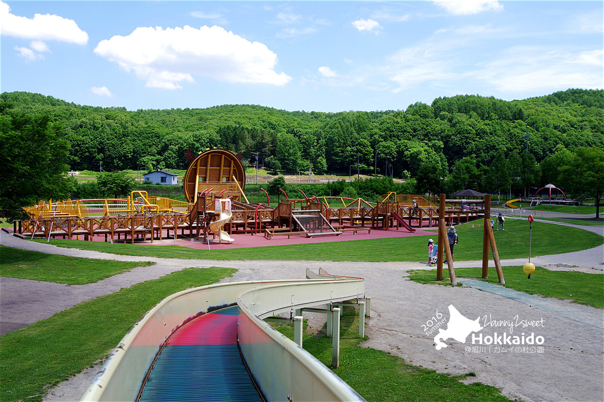 [北海道|親子|自駕] 神威の杜公園 (カムイの杜公園)~室內室外都超好玩的無料公園～旭川親子景點｜溜滑梯公園｜免費景點｜室內樂園 @兔兒毛毛姊妹花