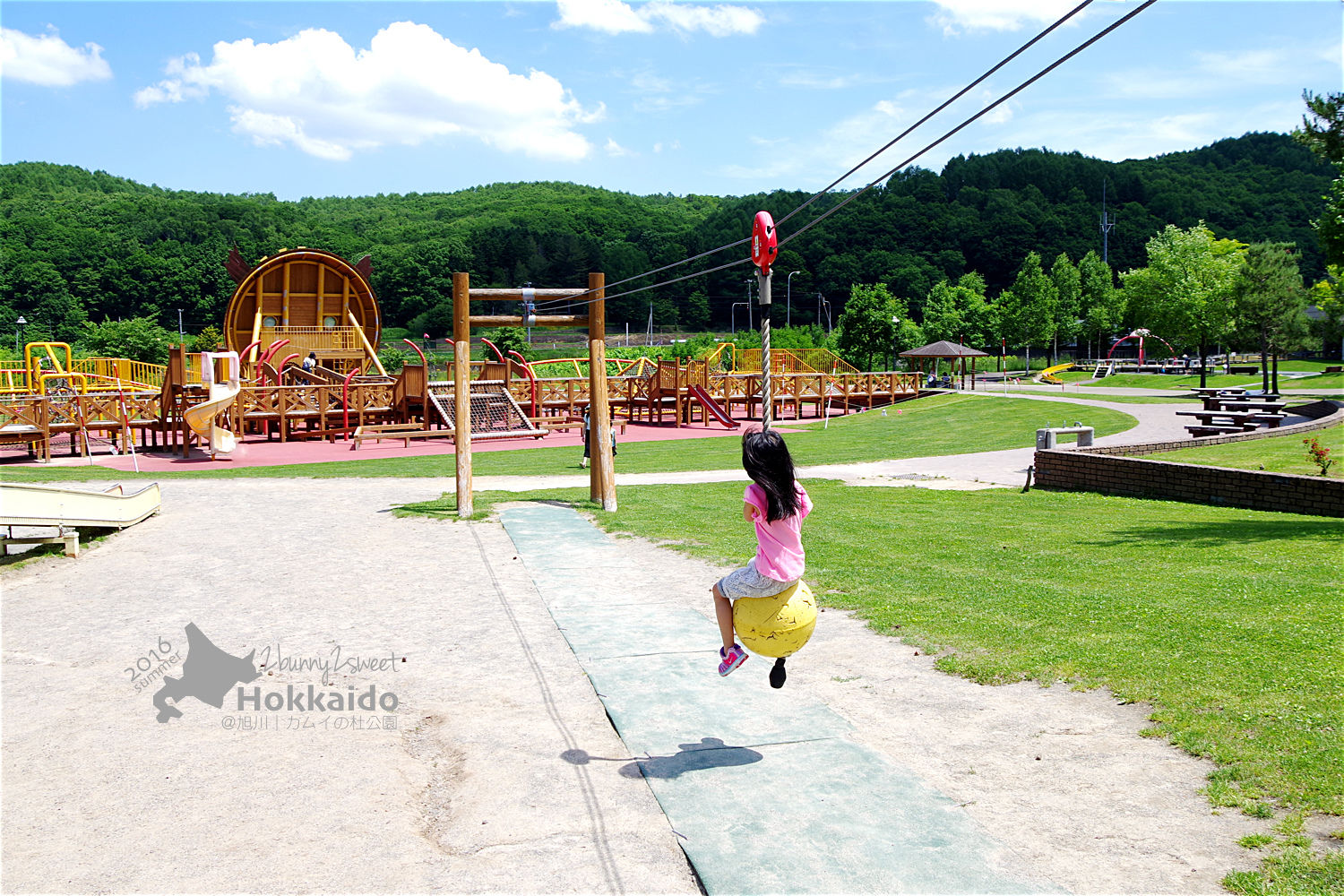 [北海道|親子|自駕] 神威の杜公園 (カムイの杜公園)~室內室外都超好玩的無料公園～旭川親子景點｜溜滑梯公園｜免費景點｜室內樂園 @兔兒毛毛姊妹花