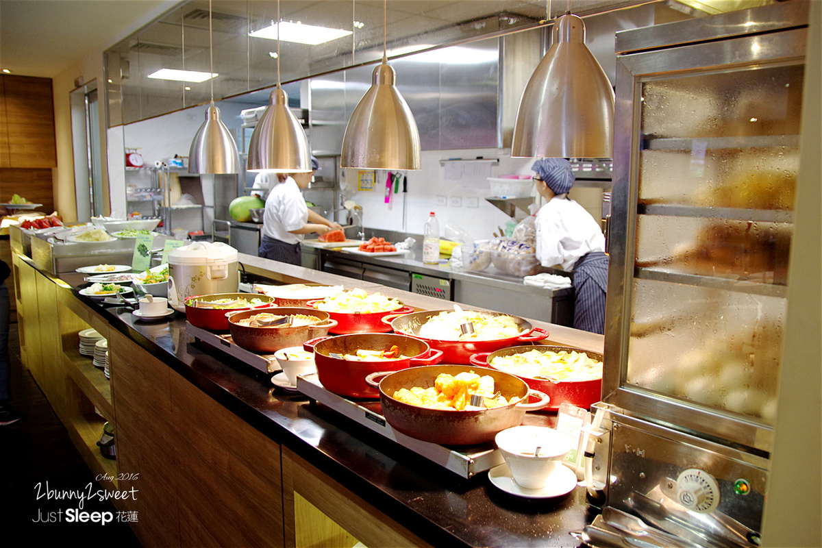 [親子飯店。花蓮] 花蓮捷絲旅 Hape 家庭房～商務旅館 x 原木玩具～ 住進花蓮捷絲旅 Hape 家庭房還需要出門玩嗎? @兔兒毛毛姊妹花