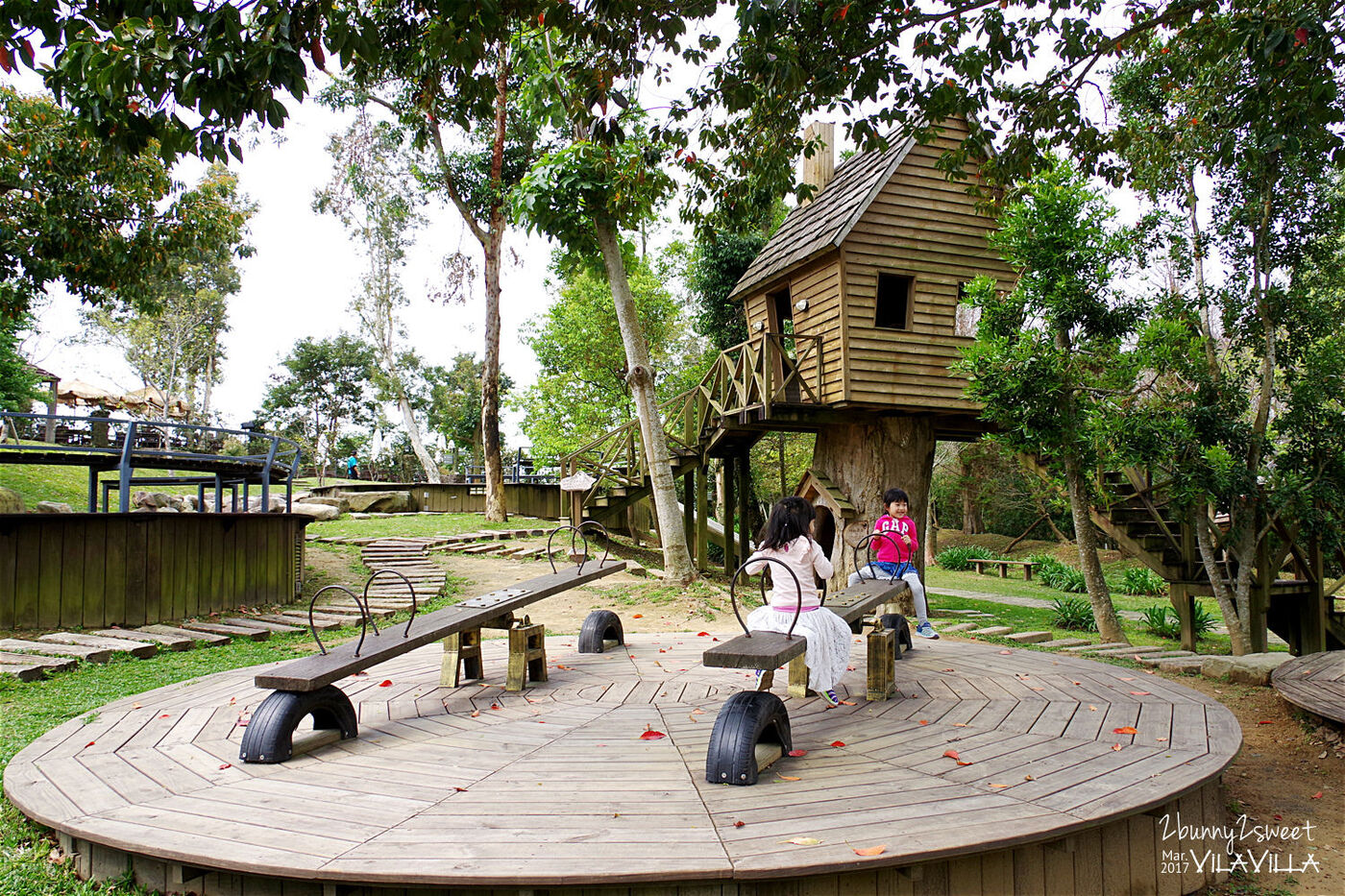 [親子旅遊。苗栗] VilaVilla 魔法莊園~小木屋、翹翹板、溜滑梯、沙坑積木～大人小孩都愛的北歐風森林遊樂場 @兔兒毛毛姊妹花
