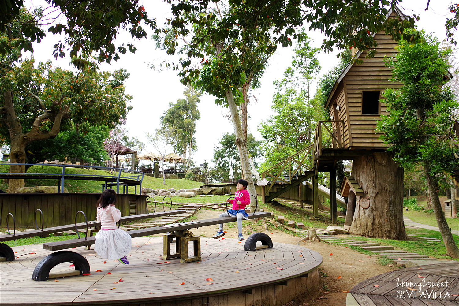 [親子旅遊。苗栗] VilaVilla 魔法莊園~小木屋、翹翹板、溜滑梯、沙坑積木～大人小孩都愛的北歐風森林遊樂場 @兔兒毛毛姊妹花