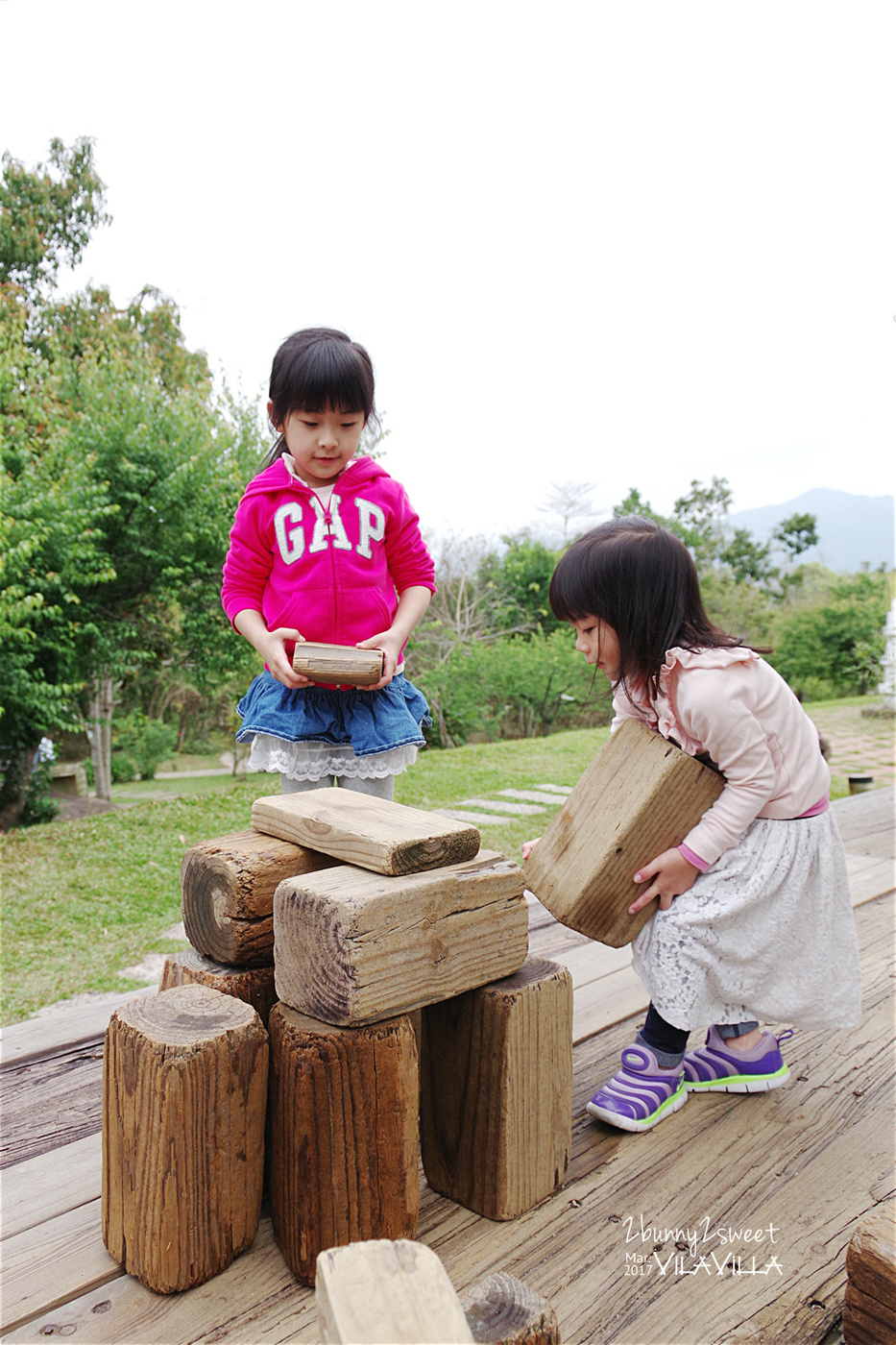 [親子旅遊。苗栗] VilaVilla 魔法莊園~小木屋、翹翹板、溜滑梯、沙坑積木～大人小孩都愛的北歐風森林遊樂場 @兔兒毛毛姊妹花