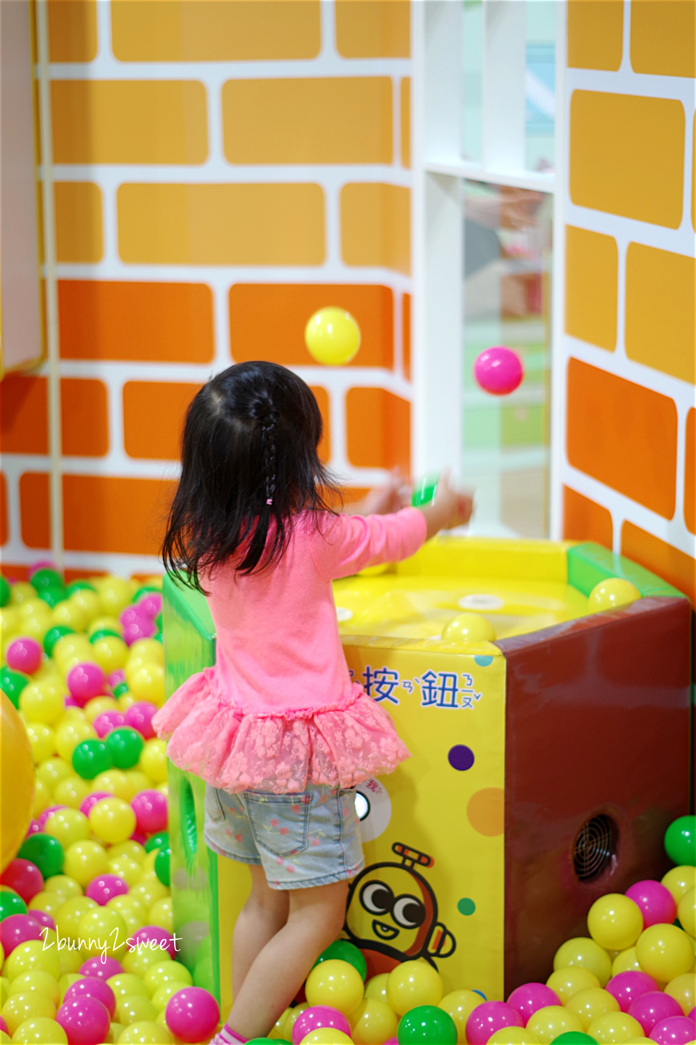 [台北。室內樂園] 奇樂多親子樂園～不只球池、滑梯、扮家家，還有迷你賽道可以騎馬~CITYLINK 南港店裡小而美的室內遊樂園｜雨天景點｜室內景點 @兔兒毛毛姊妹花