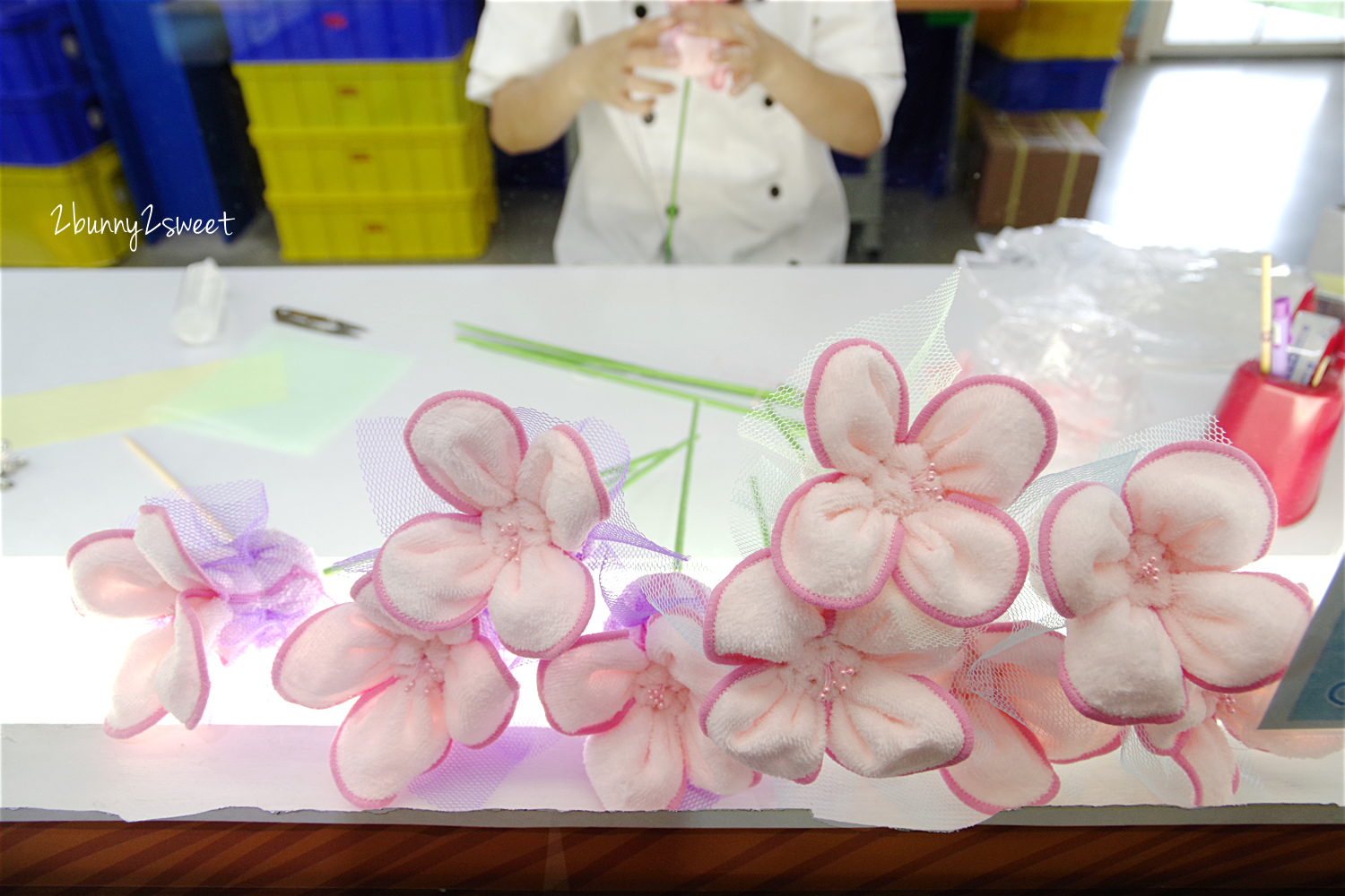 [親子旅遊。雲林] 毛巾美術展 x 可愛造型毛巾 DIY～賣毛巾也賣蛋糕的 iicake 雲林蛋糕毛巾咖啡館~雲林虎尾免費景點｜觀光工廠 @兔兒毛毛姊妹花