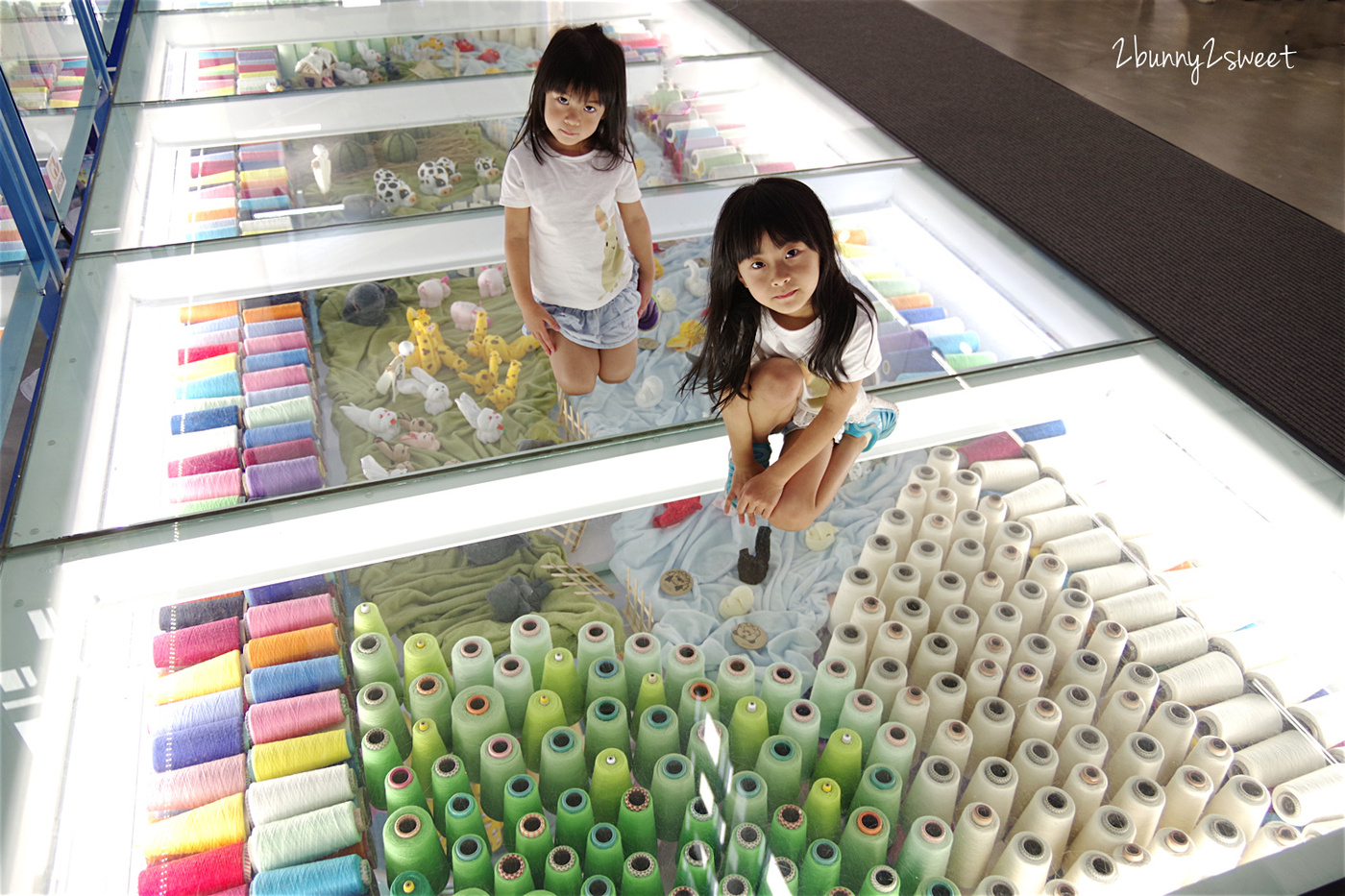 [親子旅遊。雲林] 毛巾美術展 x 可愛造型毛巾 DIY～賣毛巾也賣蛋糕的 iicake 雲林蛋糕毛巾咖啡館~雲林虎尾免費景點｜觀光工廠 @兔兒毛毛姊妹花