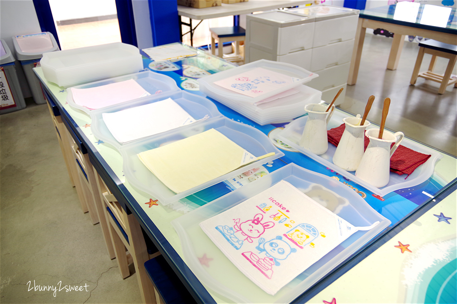 [親子旅遊。雲林] 毛巾美術展 x 可愛造型毛巾 DIY～賣毛巾也賣蛋糕的 iicake 雲林蛋糕毛巾咖啡館~雲林虎尾免費景點｜觀光工廠 @兔兒毛毛姊妹花