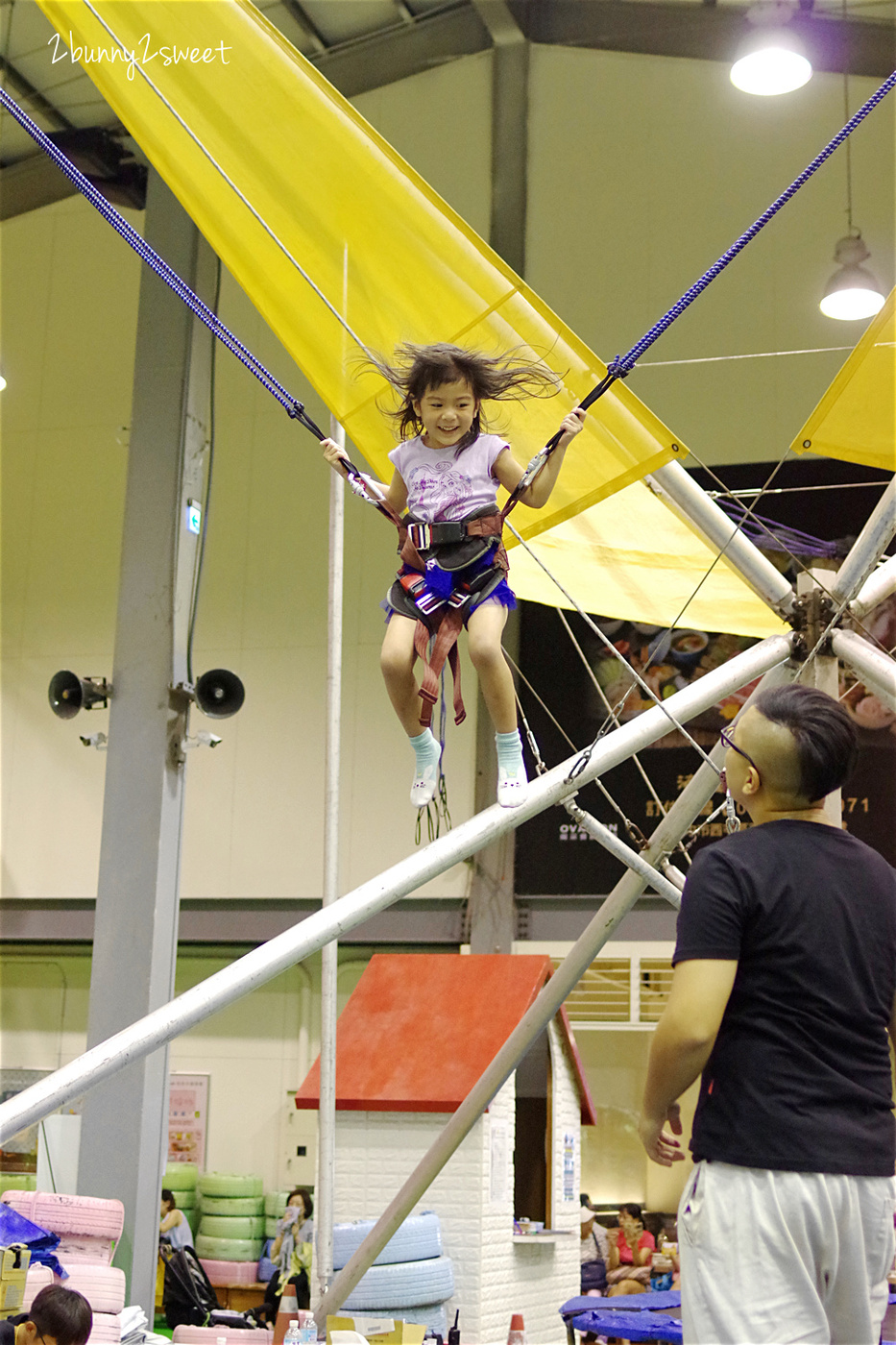 [台中。親子餐廳] 小飛親子遊樂園 x 恐龍巨無霸氣墊樂園 x Nick’s 尼可拉斯餐廳～拓展攀爬、球池滑梯、甩尾賽車一次滿足的超大空間內樂園，還有巨無霸氣墊進駐 @兔兒毛毛姊妹花