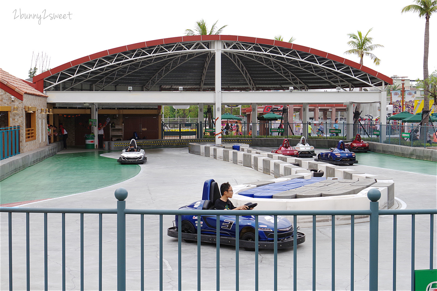 【高雄鈴鹿賽道樂園】大魯閣草衙道 SKM Park～全台唯一交通工具駕駛遊樂園 @兔兒毛毛姊妹花