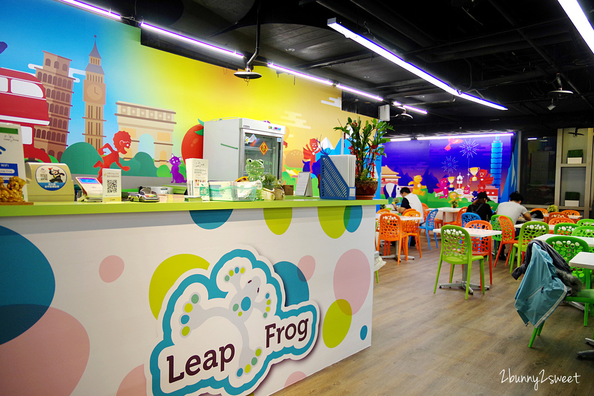 [台北。親子餐廳] 跳跳蛙親子運動餐廳 Leap Frog~室內的兒童版百戰百勝關卡，攀岩、爬坡、跳跳床、旋轉單槓、倉鼠滾輪、溜索…小朋友運動不用看天氣｜京華城｜室內樂園｜雨天遛小孩 @兔兒毛毛姊妹花