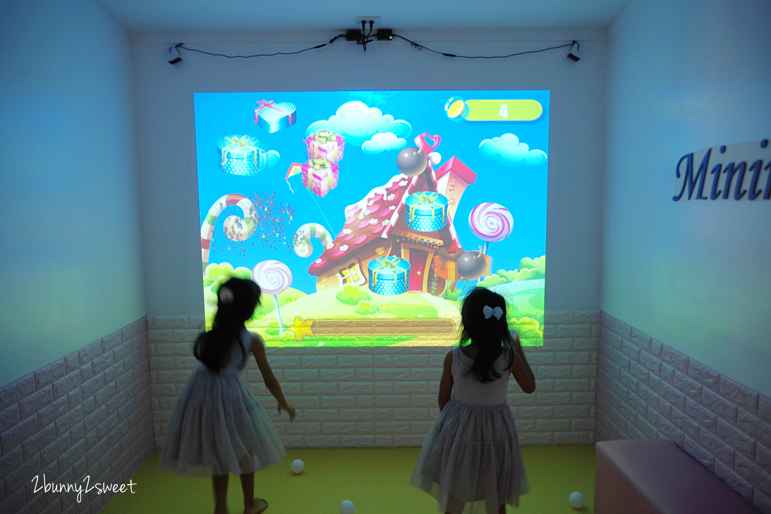 台北親子餐廳》Minime Kids Cafe 親子餐廳～韓系精緻夢幻遊戲區 x 超美味韓式年糕炸雞～台北東區超夢幻親子餐廳 @兔兒毛毛姊妹花