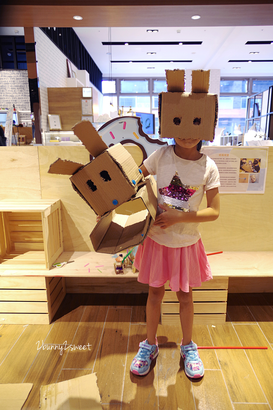 [台北。室內樂園] STEAM LAND～無動力軌道車、Strawbees 立體吸管建築、紙箱城堡、軌道球和多種積木～透過手作 DIY 和遊戲來學科學玩創意的好地方｜室內景點｜雨天景點 @兔兒毛毛姊妹花