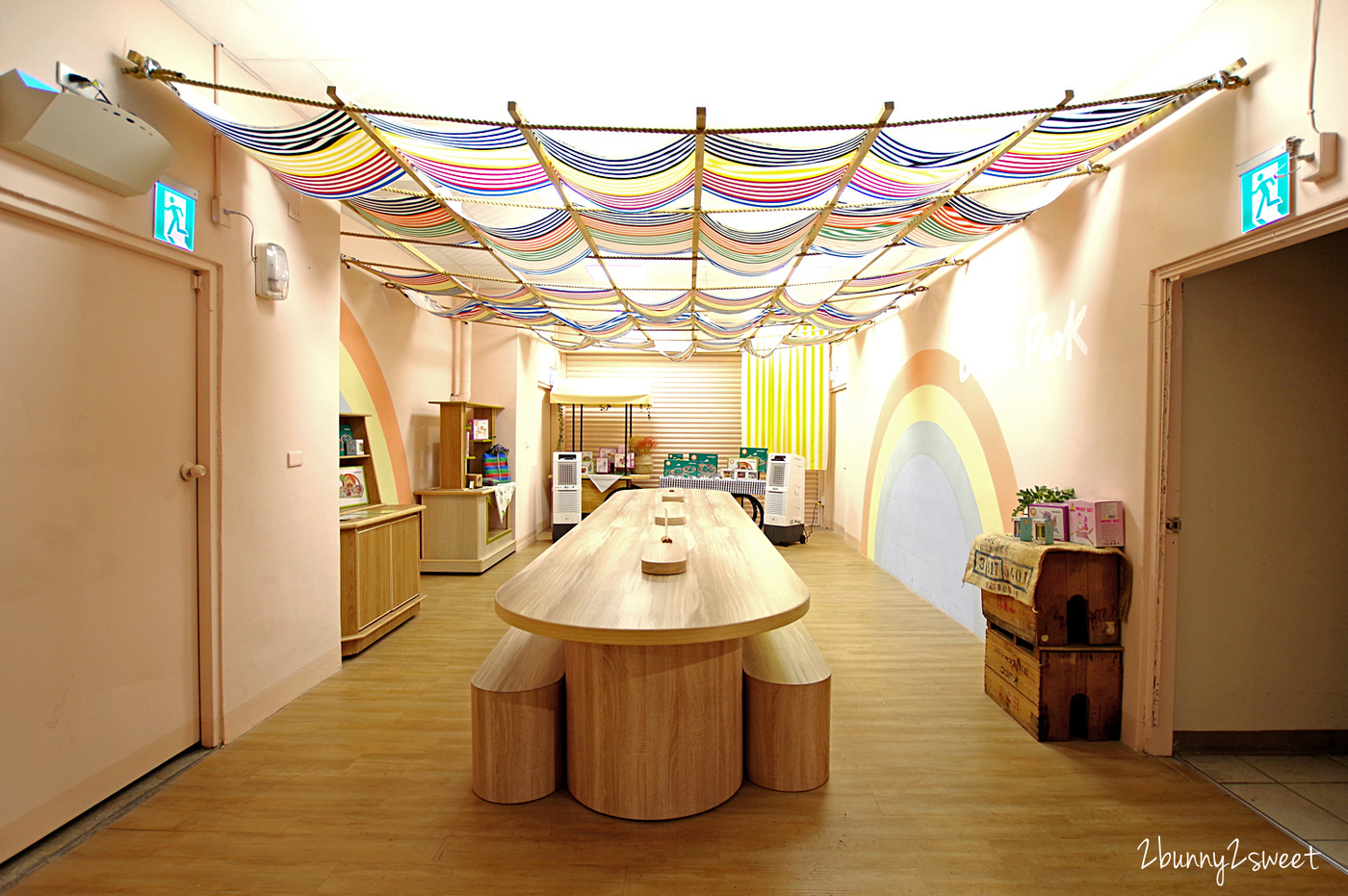 [台中。親子餐廳] 小食課 Little Diner 親子友善廚房～PIZZA、鬆餅、鮮果汁，自己的餐點自己做～注重食育、採用產銷履歷完整新鮮優質食材做美味料理的高質感親子餐廳 (玩劇島旁) @兔兒毛毛姊妹花