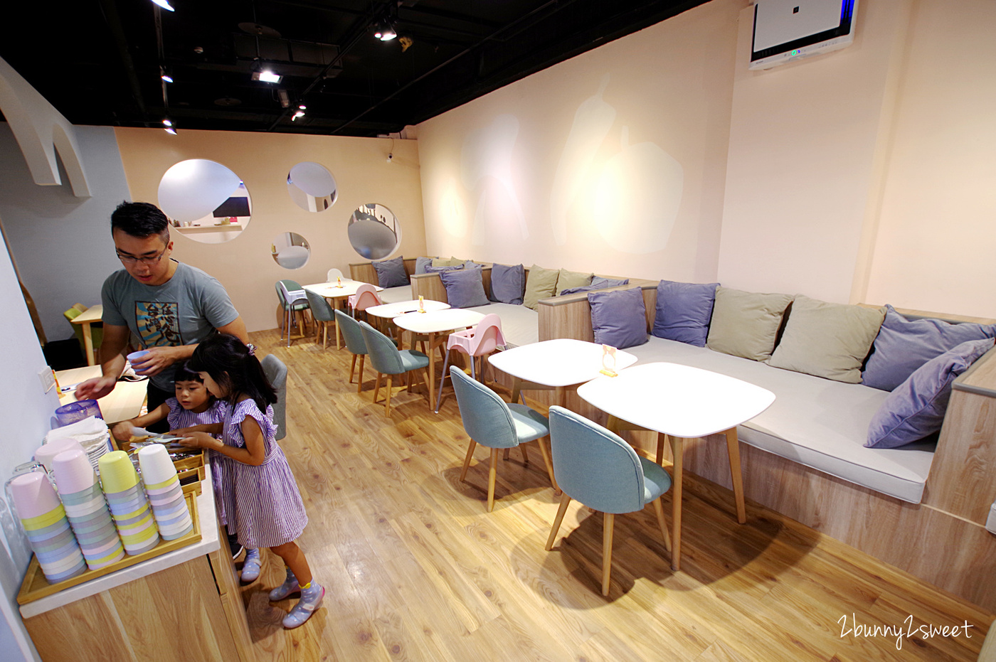 [台中。親子餐廳] 小食課 Little Diner 親子友善廚房～PIZZA、鬆餅、鮮果汁，自己的餐點自己做～注重食育、採用產銷履歷完整新鮮優質食材做美味料理的高質感親子餐廳 (玩劇島旁) @兔兒毛毛姊妹花
