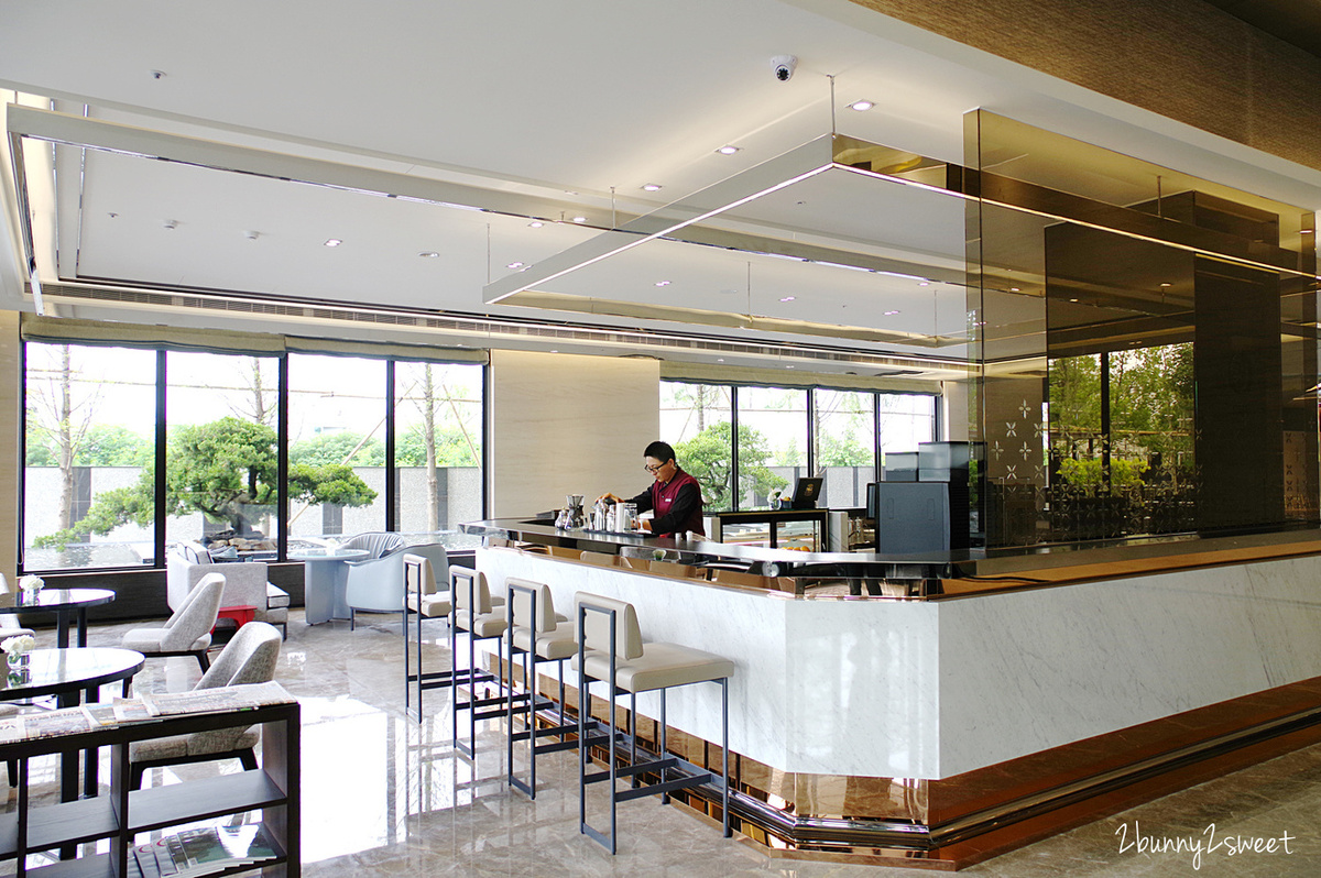 【新悦花園酒店】嘉義親子飯店推薦｜旋轉木馬、泳池、兒童遊戲室，親子住宿首選 @兔兒毛毛姊妹花