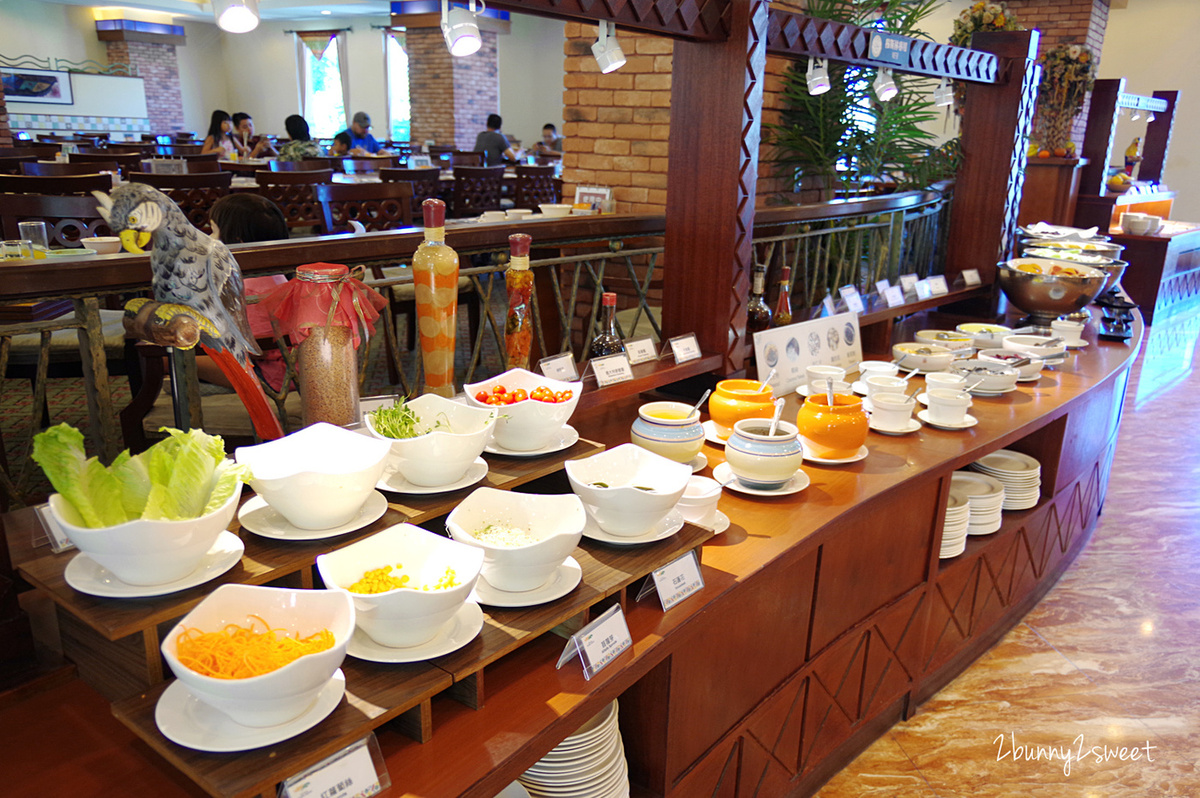 台東親子飯店》娜路彎大酒店～擁有鹹水養生泳池、室內溫泉水療池、兒童滑梯戲水池、兒童遊戲室的高 C/P 值老字號五星級飯店｜豪華親子房｜台東住宿推薦 @兔兒毛毛姊妹花