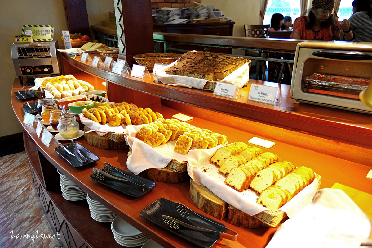 台東親子飯店》娜路彎大酒店～擁有鹹水養生泳池、室內溫泉水療池、兒童滑梯戲水池、兒童遊戲室的高 C/P 值老字號五星級飯店｜豪華親子房｜台東住宿推薦 @兔兒毛毛姊妹花