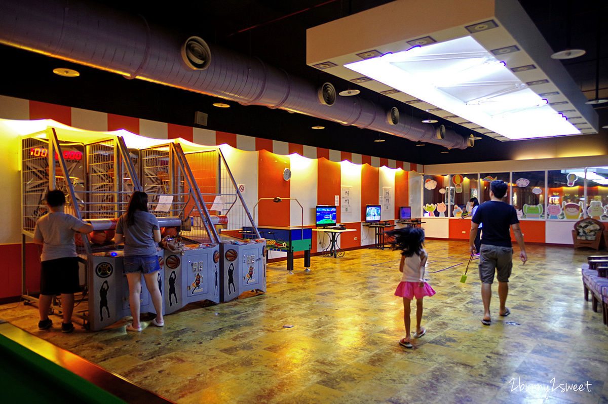 台東親子飯店》娜路彎大酒店～擁有鹹水養生泳池、室內溫泉水療池、兒童滑梯戲水池、兒童遊戲室的高 C/P 值老字號五星級飯店｜豪華親子房｜台東住宿推薦 @兔兒毛毛姊妹花