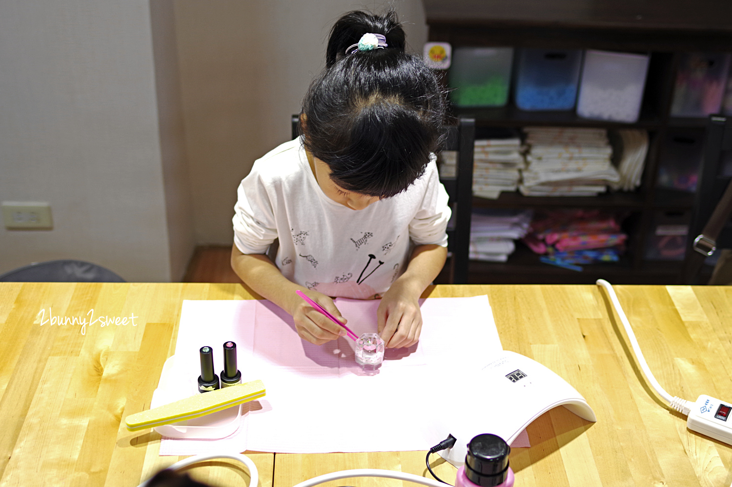 [台北。親子手作] 彩糖貝貝 bebe’ caramelo 親子珠寶美甲課程～小女孩變身美甲師，自己創作閃亮亮又華麗的日式光療美甲｜兒童珠寶手作 DIY｜粉絲報名折 100 元 @兔兒毛毛姊妹花