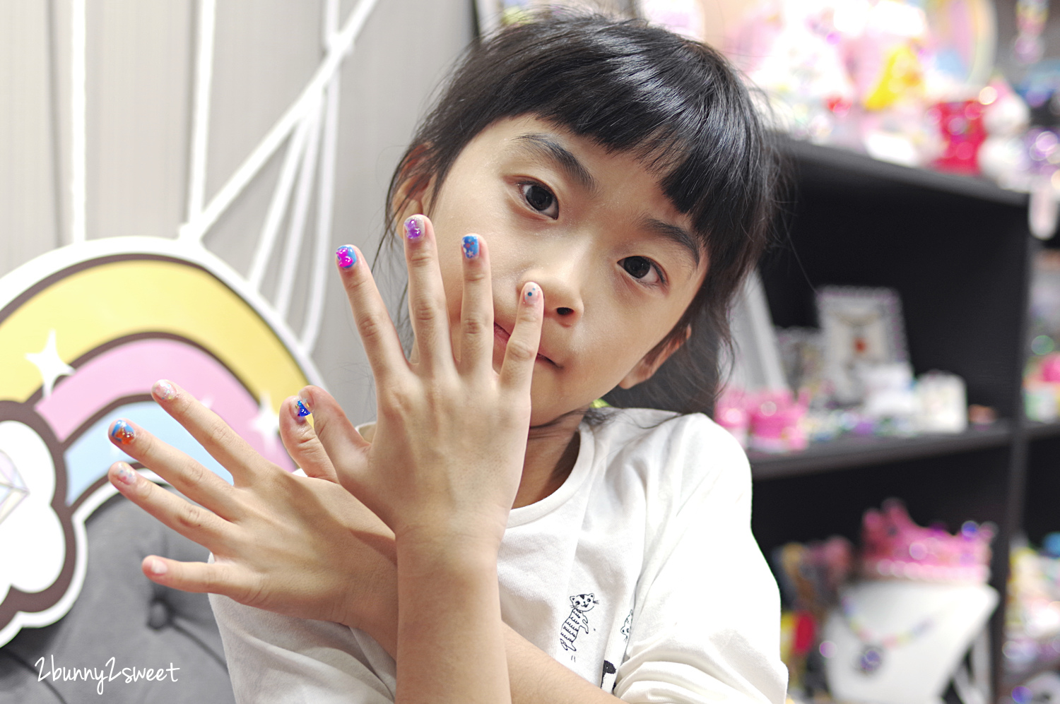 [台北。親子手作] 彩糖貝貝 bebe’ caramelo 親子珠寶美甲課程～小女孩變身美甲師，自己創作閃亮亮又華麗的日式光療美甲｜兒童珠寶手作 DIY｜粉絲報名折 100 元 @兔兒毛毛姊妹花