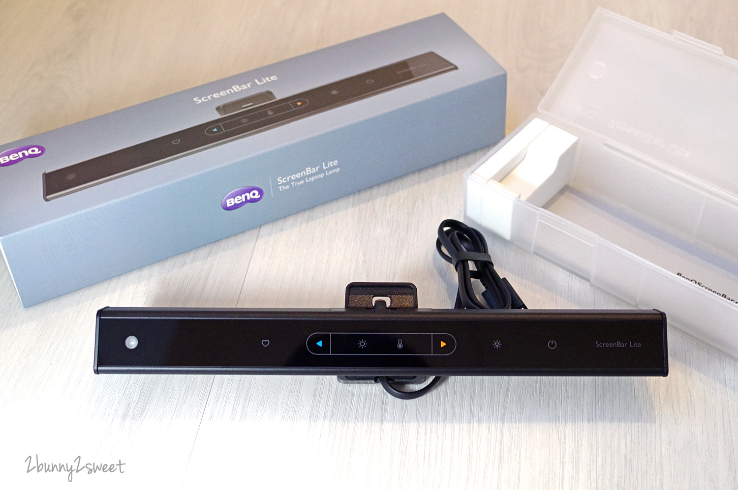 [好物。開箱] BenQ WiT ScreenBar Lite 筆電智能掛燈~輕巧便攜、智慧調整亮度及光線～最聰明的行動檯燈 @兔兒毛毛姊妹花